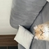 Sevimli uysal yaramaz değil sizlerle uyumaya alışık ve aşırı bağımlı kedi fotoğraf