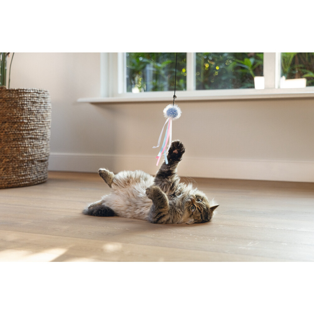 Beeztees Tüylü Top ve Kurdelalar Zilli Kedi Oltası 47cm