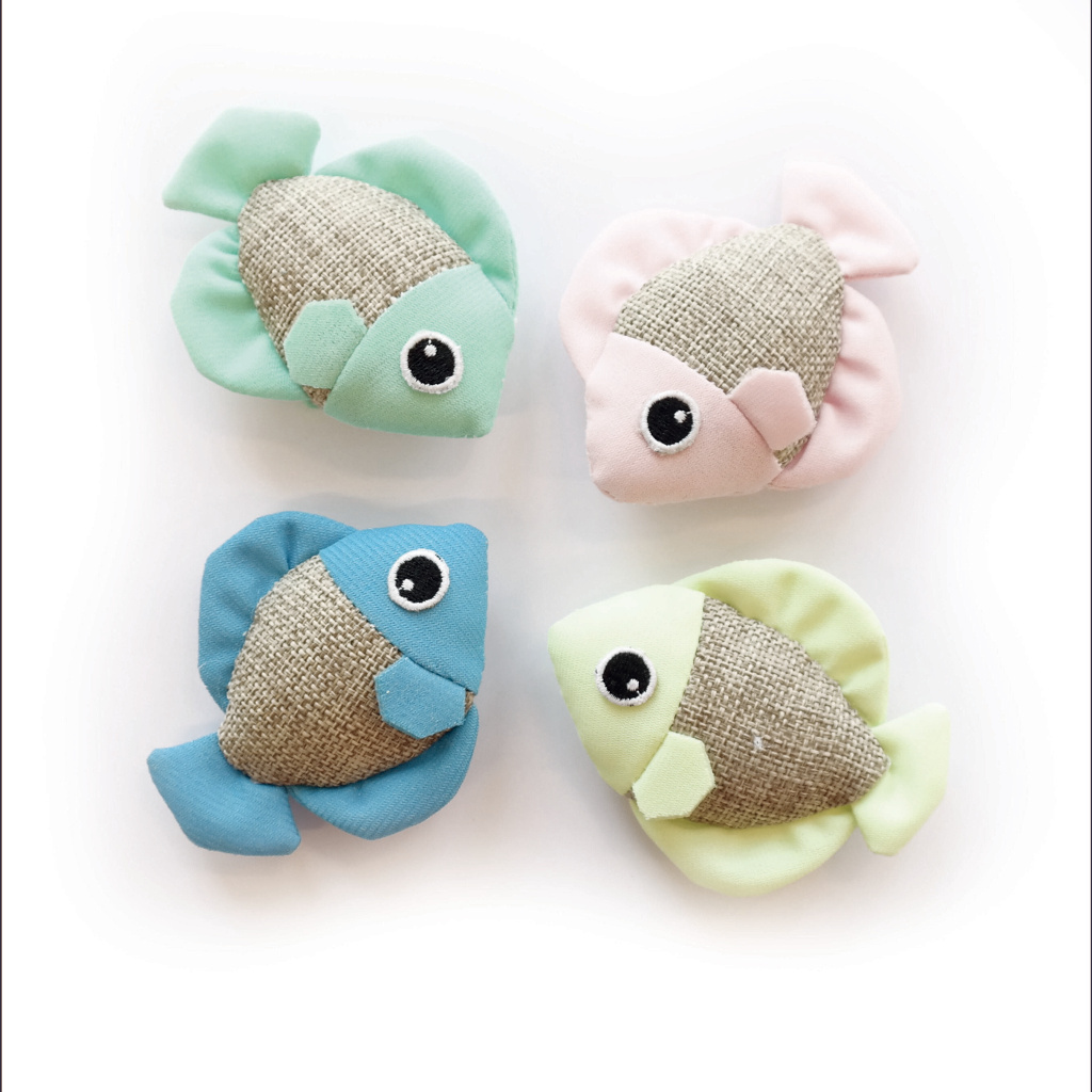 M-Pets Balık Kedi Oyuncağı 8x4x7cm (Karışık Renkli)