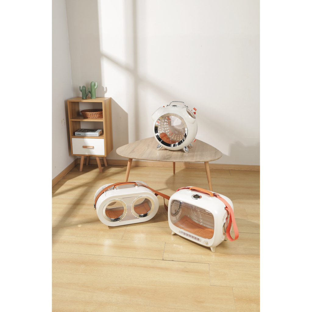 M-Pets Sixties Televizyon Şeklinde Kedi Taşıma Çantası 44,7x26,6x38,4cm (Beyaz)